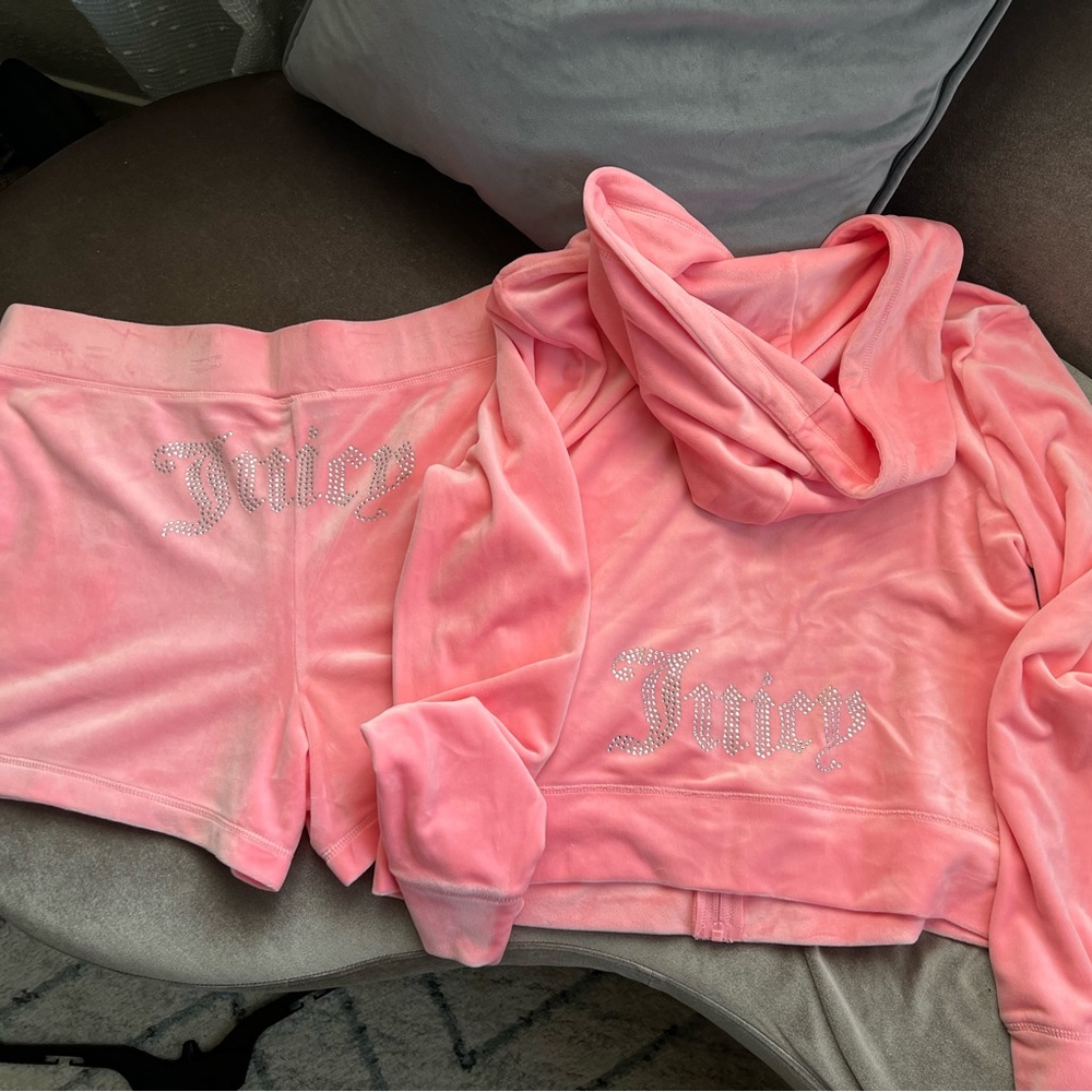 Juicy Couture bling velour Short Set Flamingo Matching Set (coral/peach)